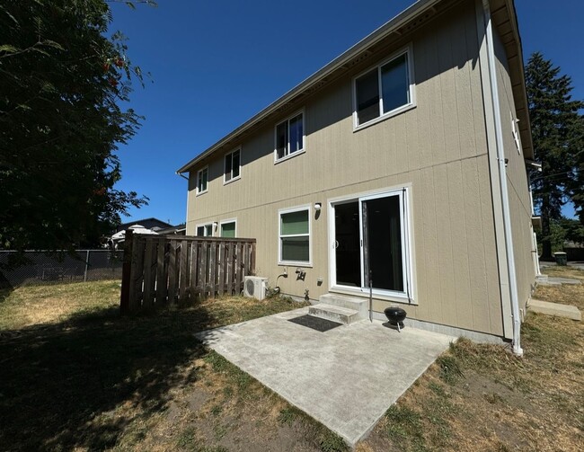 Building Photo - 1209 Boone St SE