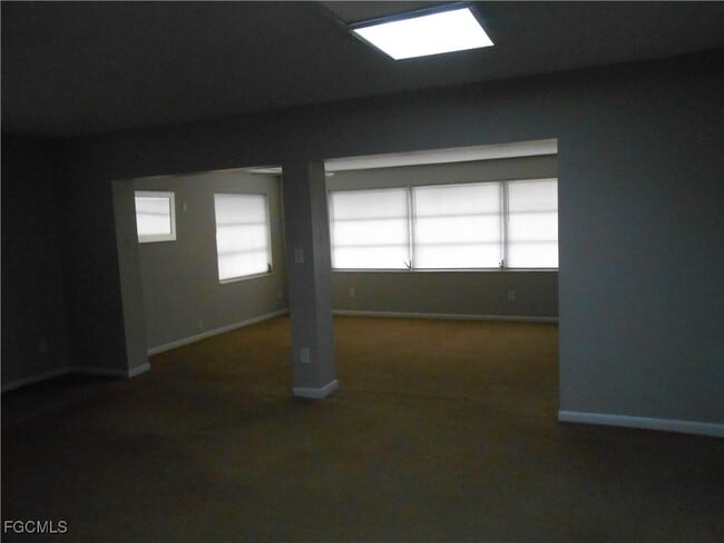 Building Photo - 241 Thistle Ct