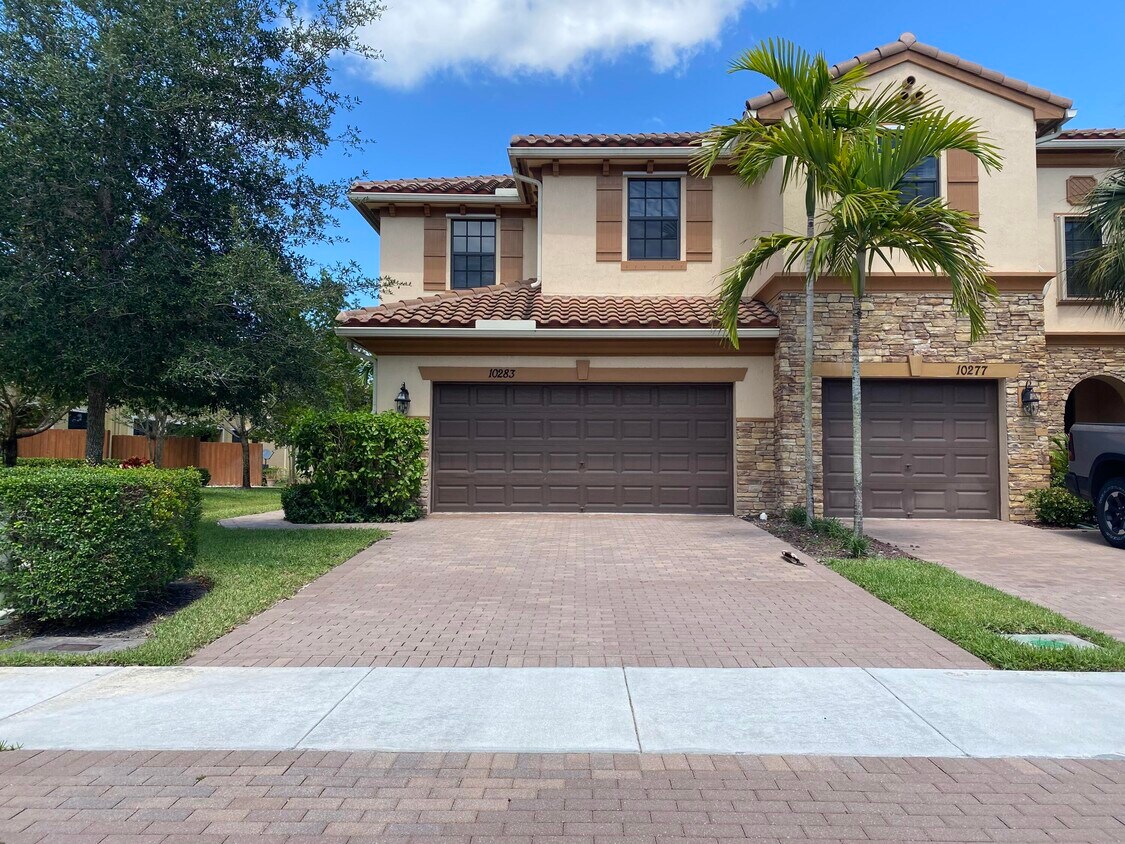 10283 Wellington Parc Dr, Wellington, FL 33449 Townhome Rentals in