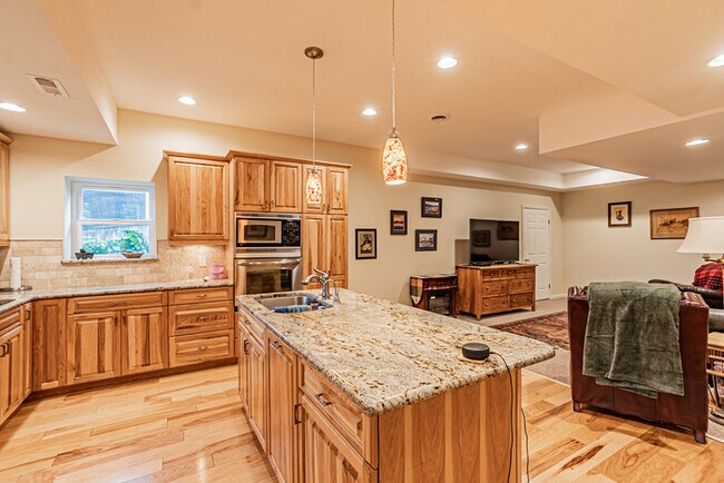 Building Photo - Charming 5 beds 4 baths in Highlands Ranch!
