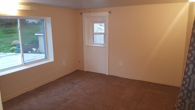 Building Photo - 1 bedroom 1 bath apartment