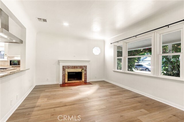 Building Photo - 351 W Elm Ave