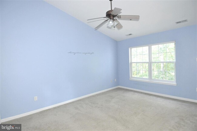Foto del edificio - 623 Trout Run Ct