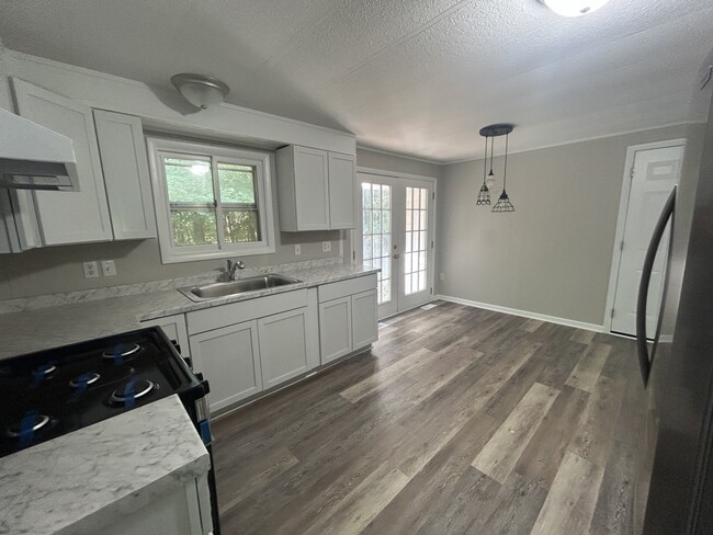 Foto del edificio - 385 N Lakeshore Dr