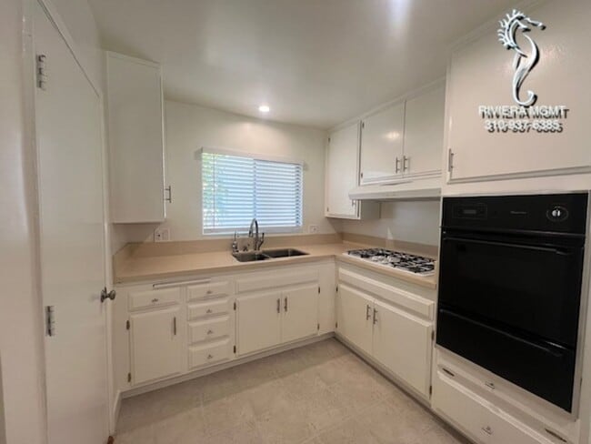Building Photo - ***$1200.00 Off on 1st Month*** Torrance House 4 Bed 2 bath