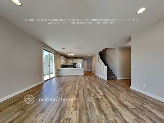 Foto del edificio - 16428 S 10th St