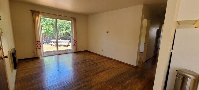 Building Photo - 2 Bed duplex in the heart of Davis