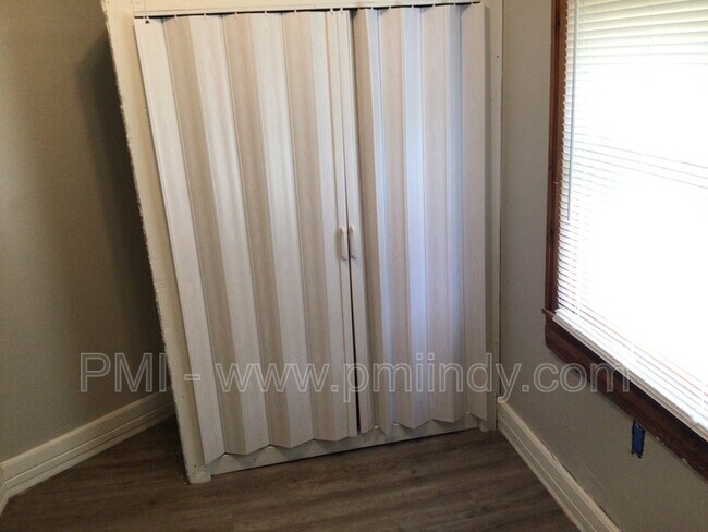 Building Photo - 308 N Monroe St