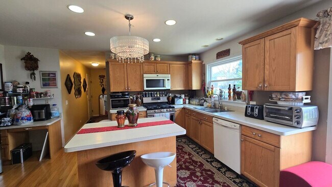 Building Photo - 1925 Danube Way