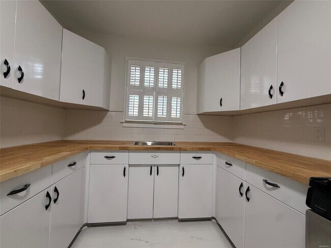 Building Photo - 3616 Dalraida Pkwy