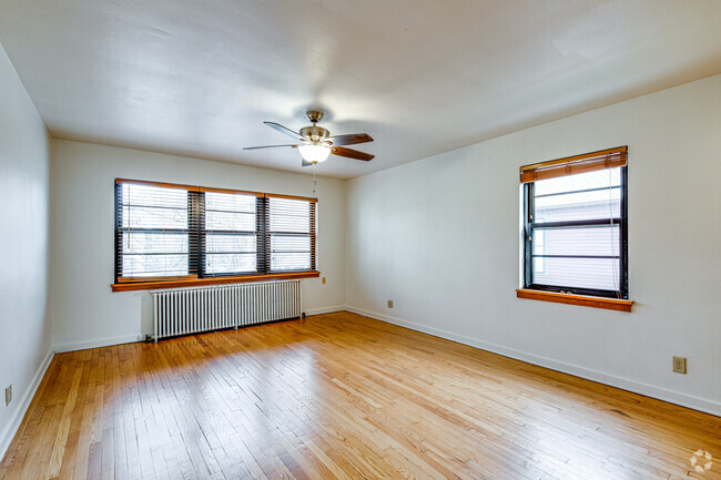 Studio - Living Room - 147 Virginia Street