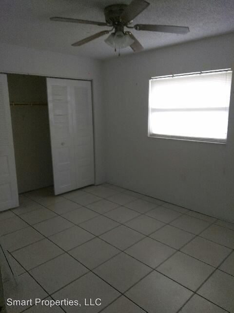 Building Photo - 927 Castle Way