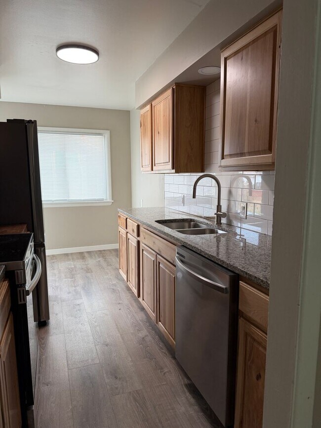 Foto del edificio - Duplex for Rent