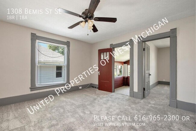 Foto del edificio - Available Now | 1 Bed 1 Bath Upper Apartme...