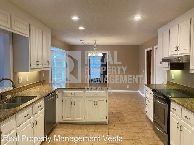 Building Photo - 4 br, 3 bath House - 115 Lakeridge Ln