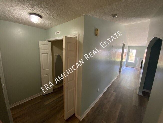 Foto del edificio - 192 Wright Cir