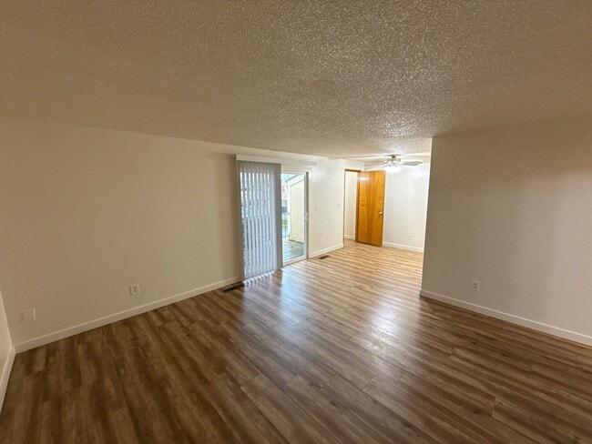 Foto del edificio - 673 Glen Creek Rd NW