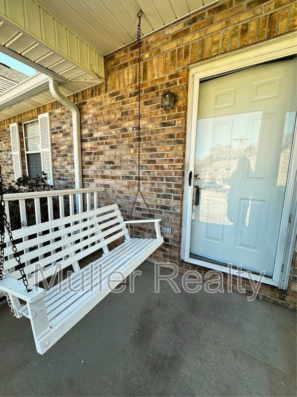 Building Photo - 1115 Blinken St