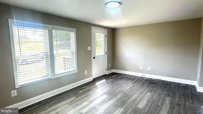 Foto del edificio - 9715 Back Rd