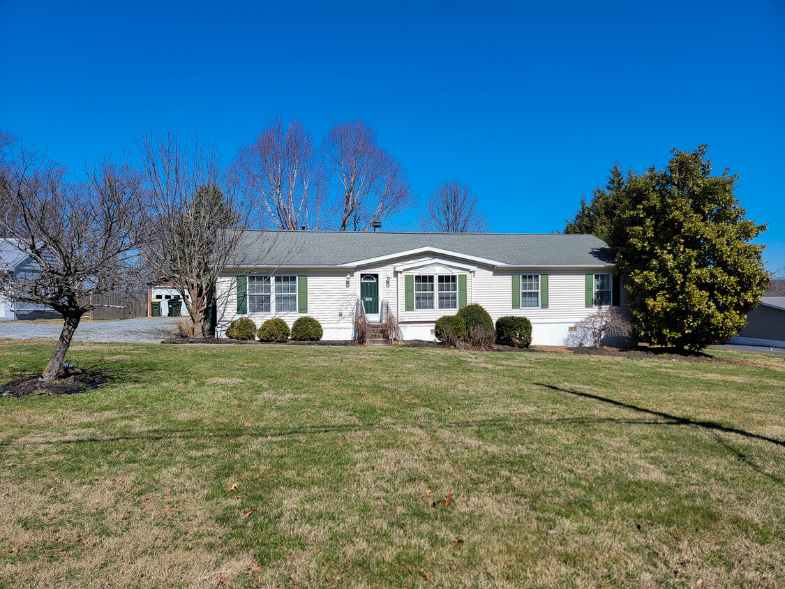 Foto principal - 1407 Briertown Rd