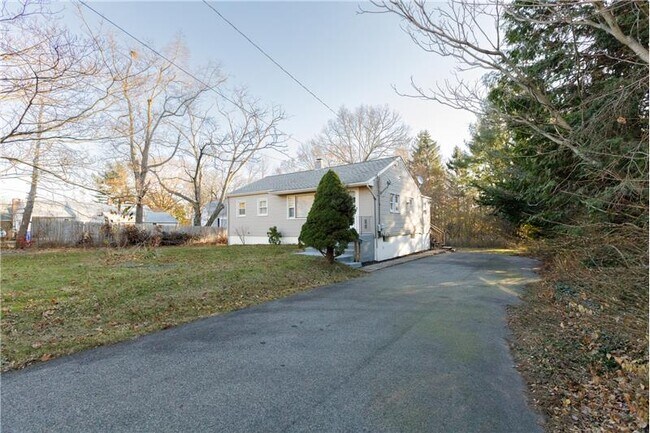 Building Photo - 141 Corrigan Ave