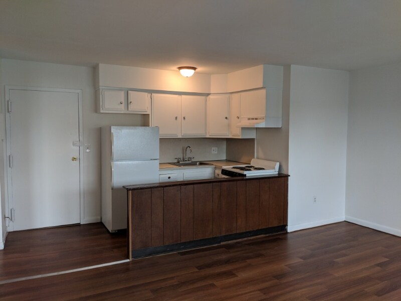 Primary Photo - 30 Evergreen Ave