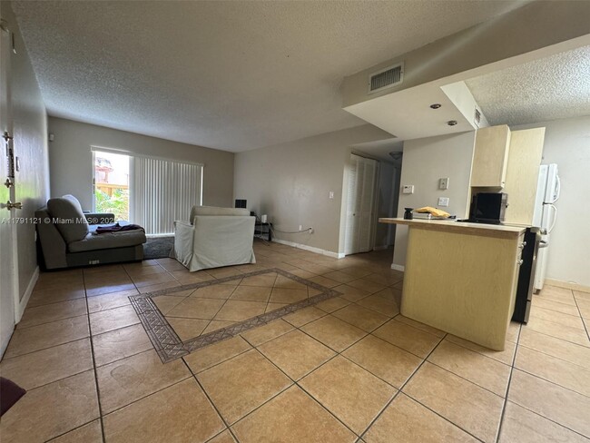 Foto del edificio - 7221 Miami Lakes Dr