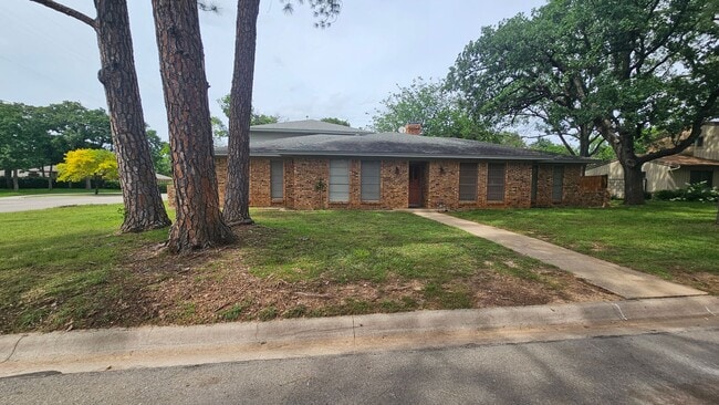 Photo - 1908 Westridge St Apartment