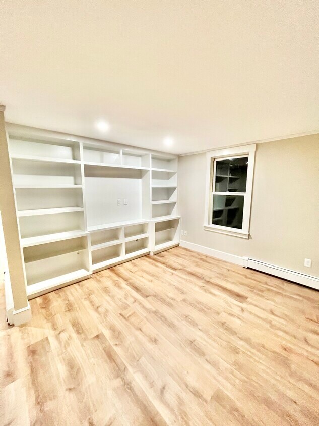 Living Room - 64 Foreside Rd