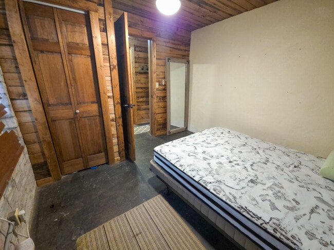 Foto del edificio - 118 E 7th St