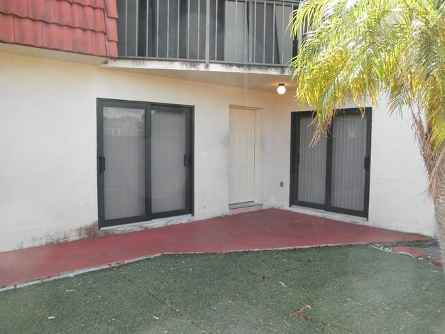 Building Photo - Somerset