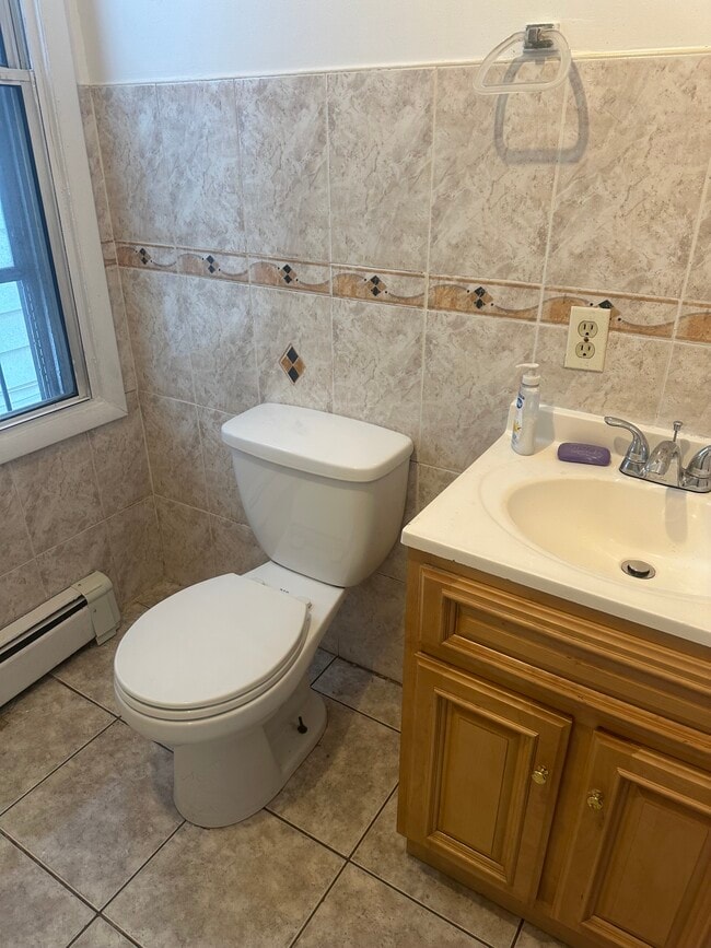 Building Photo - 612 S Park St