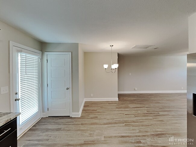 Building Photo - 633 Battery Ct