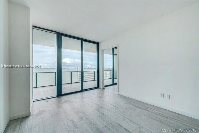 Foto del edificio - 480 NE 31st