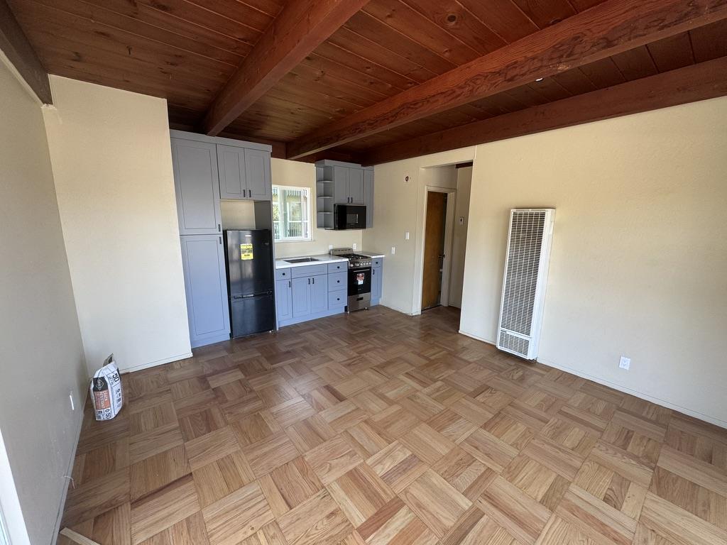 Primary Photo - 2562 Francisco Blvd