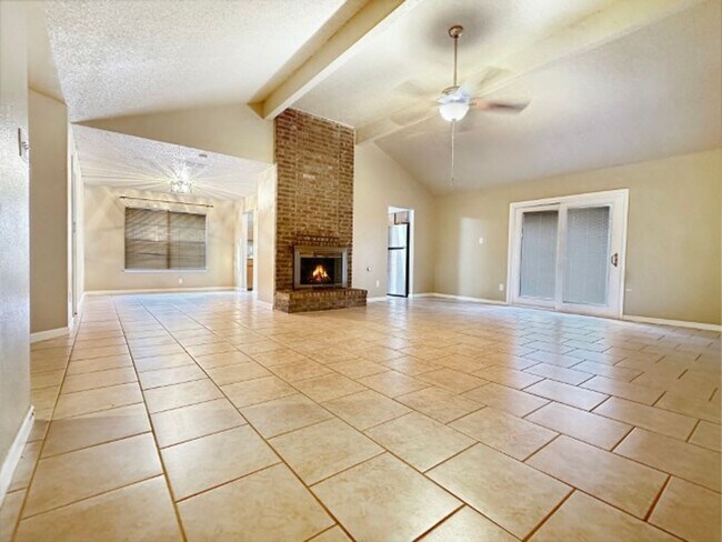 Building Photo - Northwest Crossing Neighborhood.
