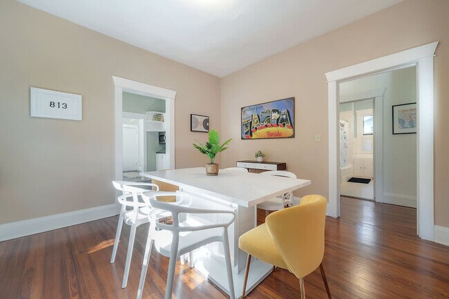 Foto del edificio - 5708 N Suwanee Ave