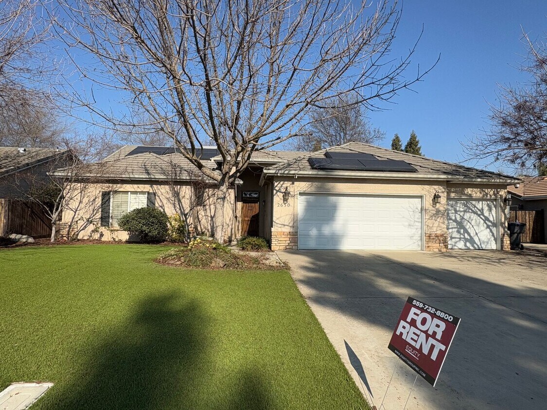 Foto principal - NW Visalia home available now! *Private Sh...