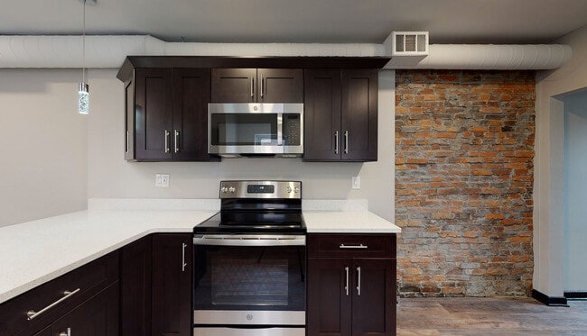 Kitchen - 1819 E Carson St