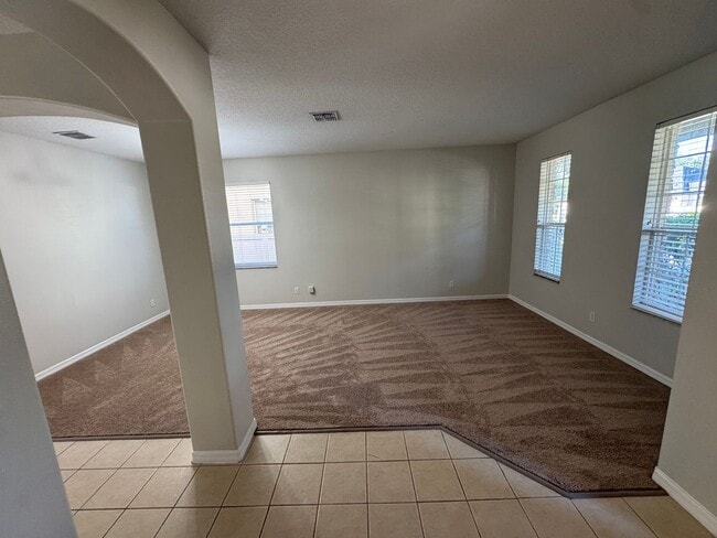 Foto del edificio - Waterford Trails: 5 Bedroom+ loft, 3 Bath, 2 Car Garage.