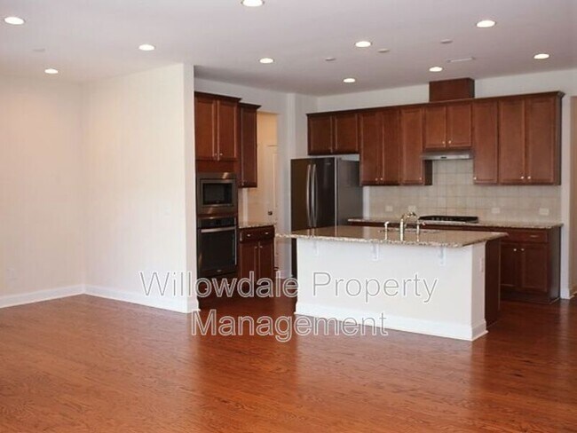 Building Photo - 1064 Midvale Ave