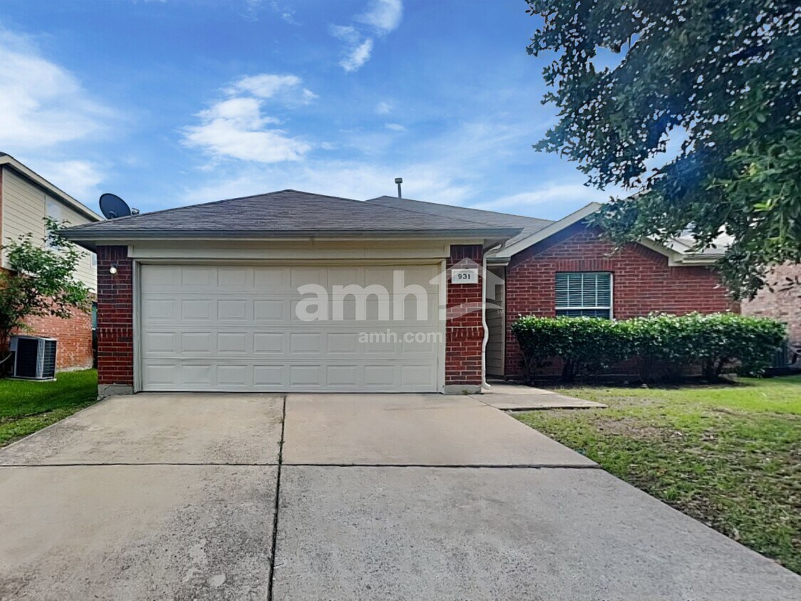 Foto principal - 931 Wood Brook Dr