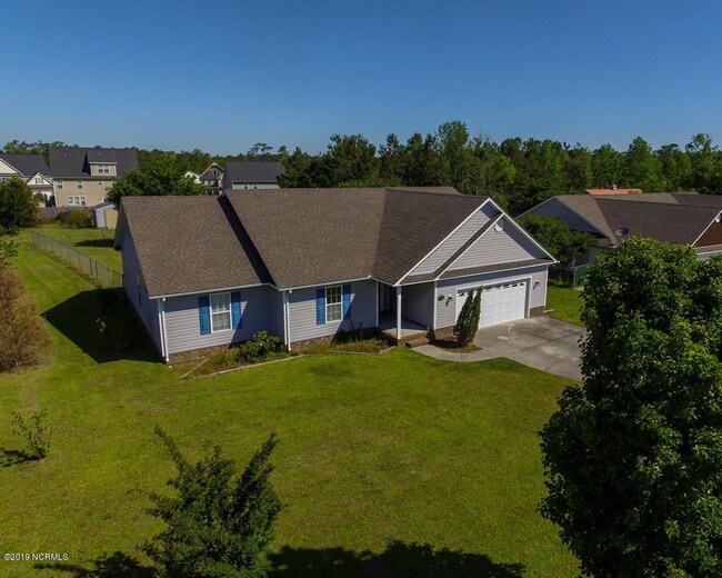 Building Photo - 662 Old Hammock Rd