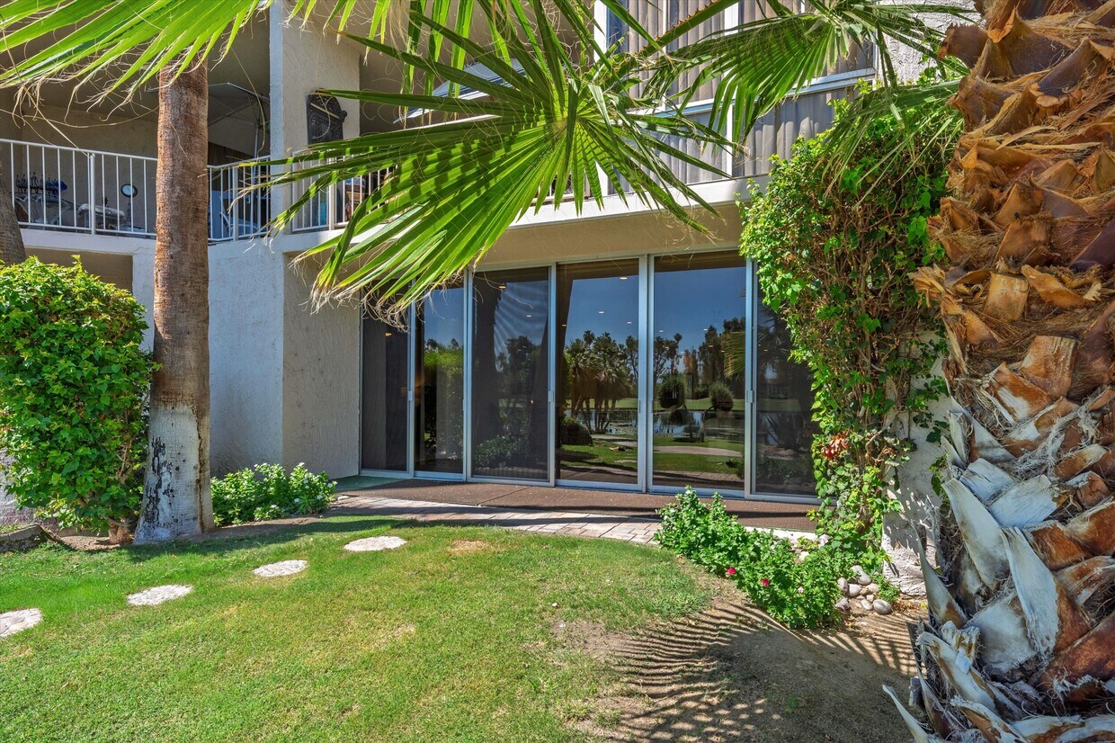 Primary Photo - 900 Island Dr