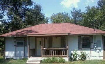 Building Photo - 18891 Ferne Dr