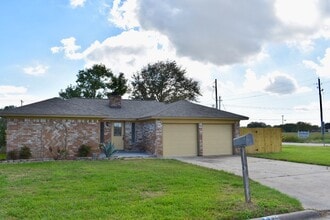 Building Photo - 521 26th Ave N