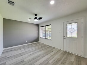 Building Photo - 10614 Bainbridge St