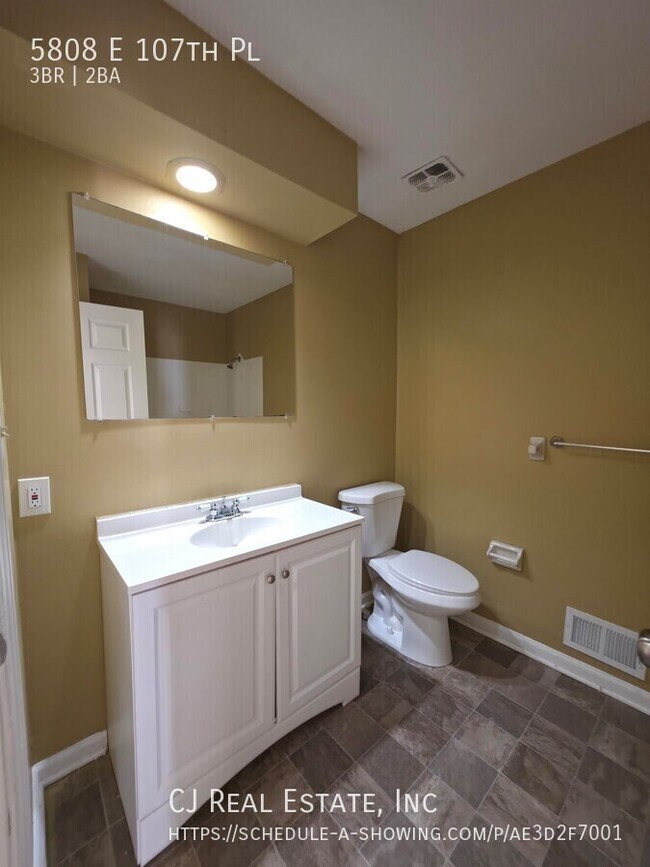 Foto del edificio - 5808 E 107th Pl