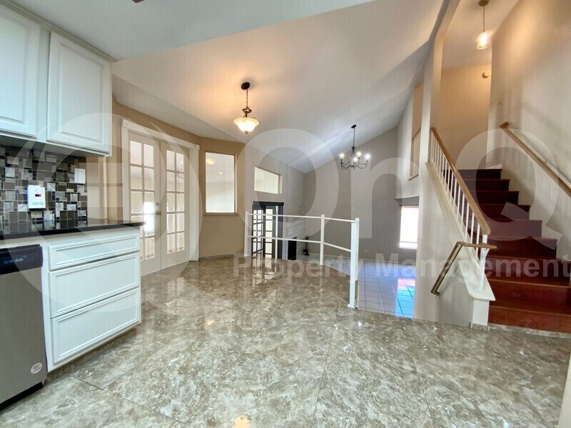 Primary Photo - 9537 E Ashford Dr