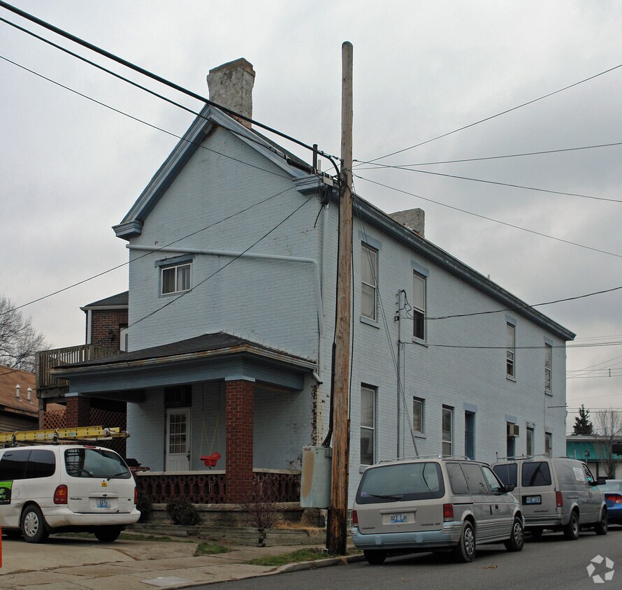 Building Photo - 3937 Decoursey Ave